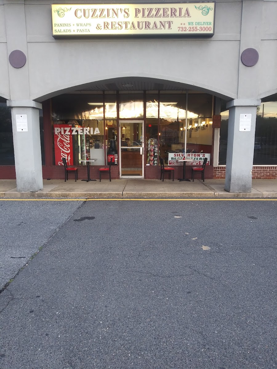 Cuzzins Pizzeria & Restaurant